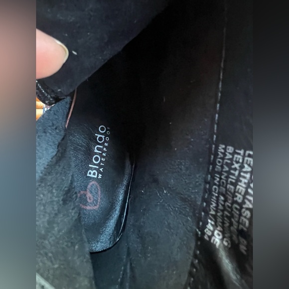 Blondo Tasel Waterproof Bootie - Picture 10 of 11